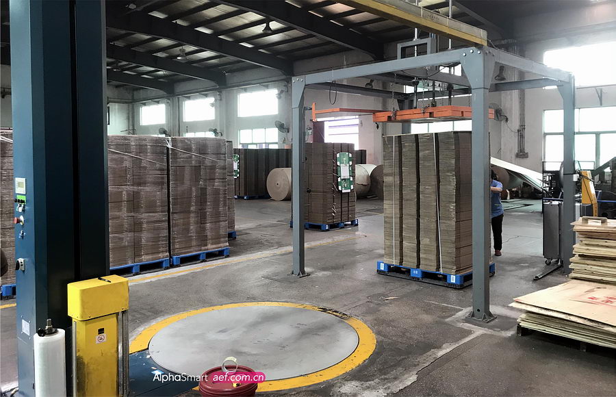 缠绕包装机用于广州某纸箱厂包装案例